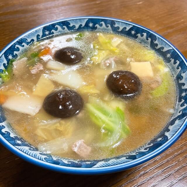 永楽苑しいたけ肉そば斜め