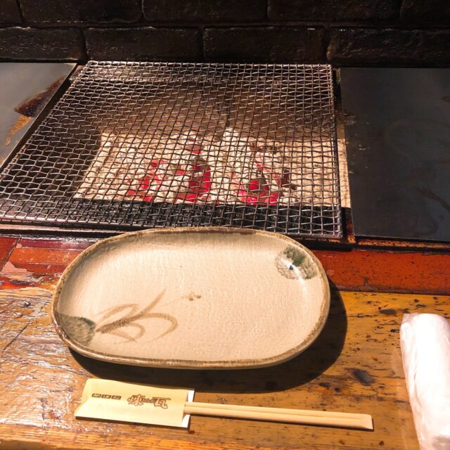 炉端焼きの炭火