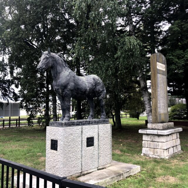 馬の銅像