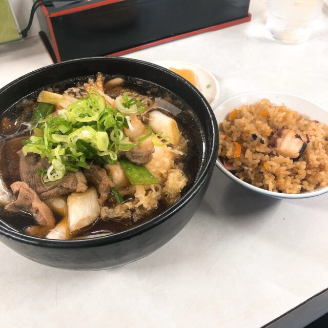 そばと炊き込みご飯