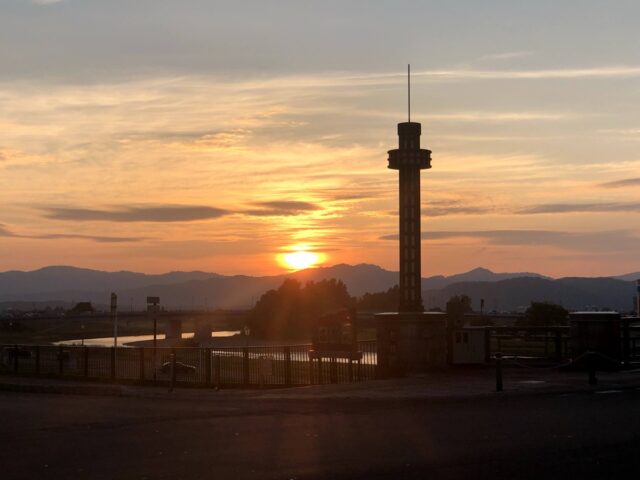 石狩川夕日タワー