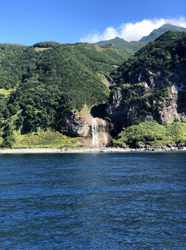 カムイワッカの滝