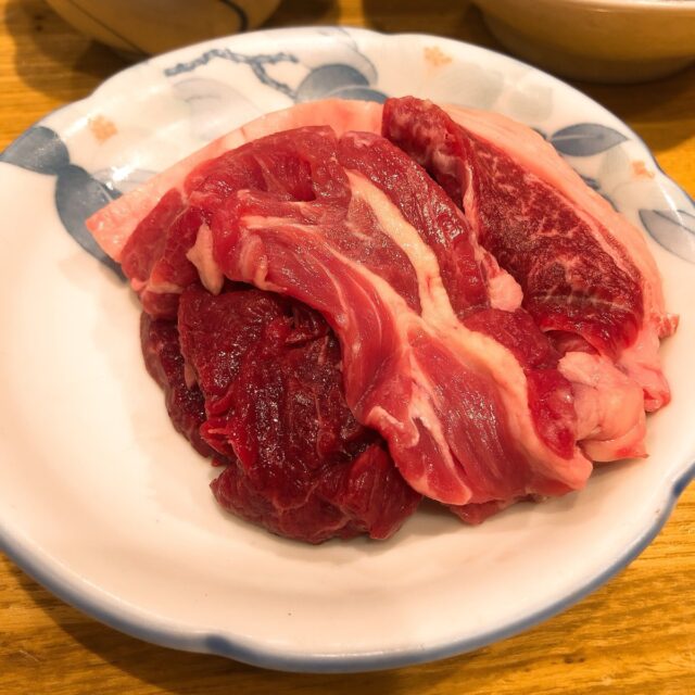 だるま ラム肉皿盛り
