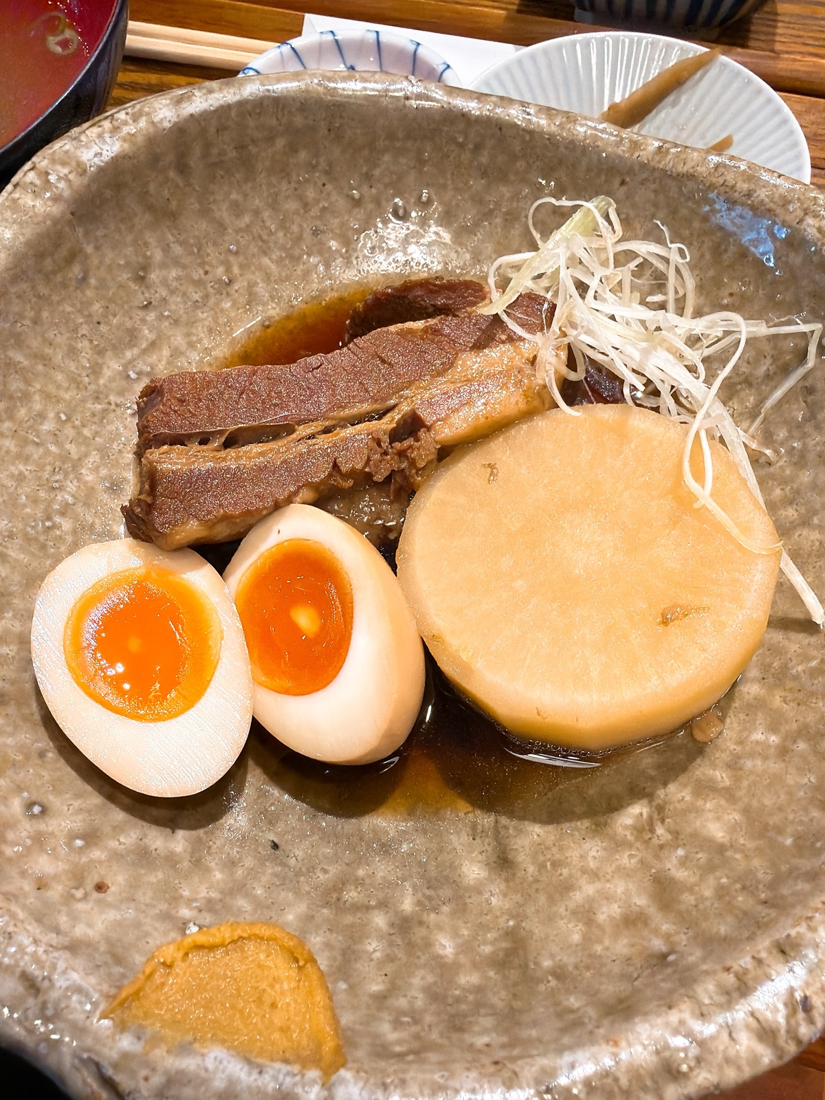 大旦那 扇町店 豚の角煮 煮卵 大根