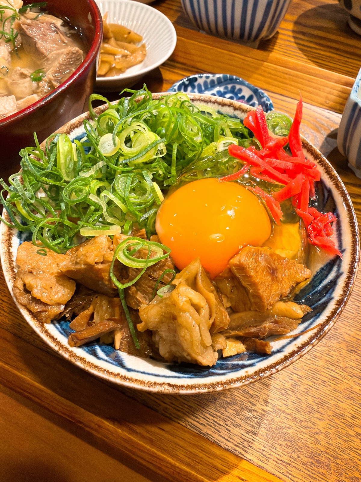 大旦那 扇町店 角煮に卵黄トッピング