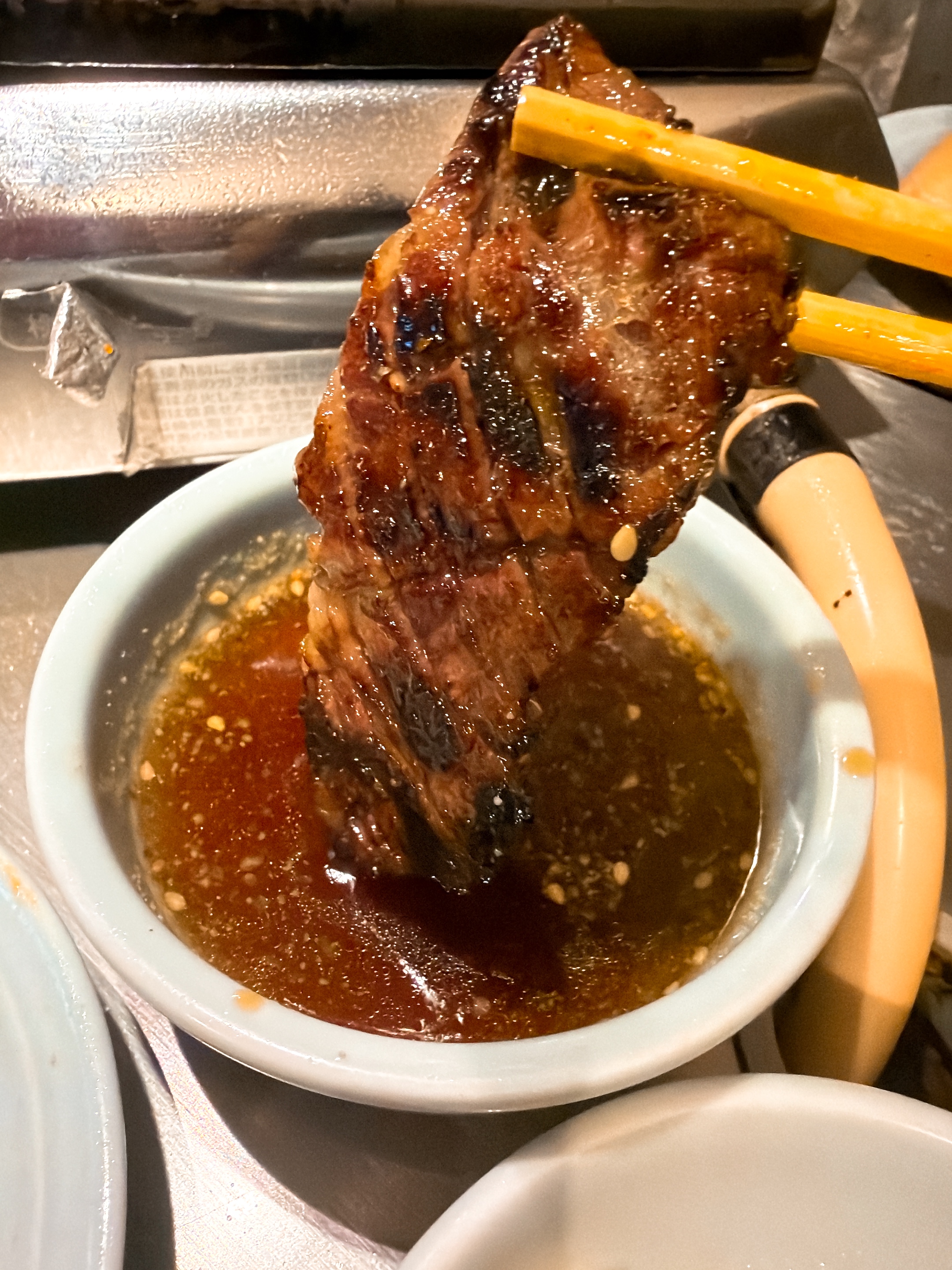 肉どうし 裏難波店 焼肉 タレつけ 箸上げ