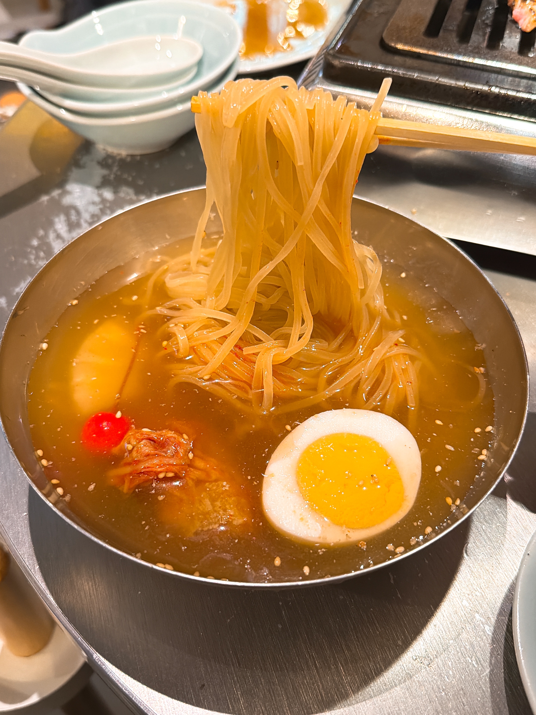 肉どうし 裏難波店 冷麺 麺リフト