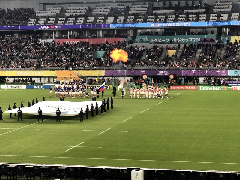 ラグビーワールドカップ 国歌斉唱 花火