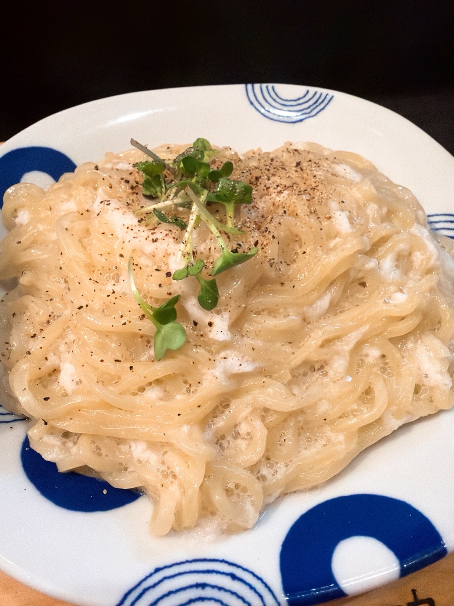 鴨ふじ とろろ鴨つけ麺 麺アップ カイワレ 黒胡椒