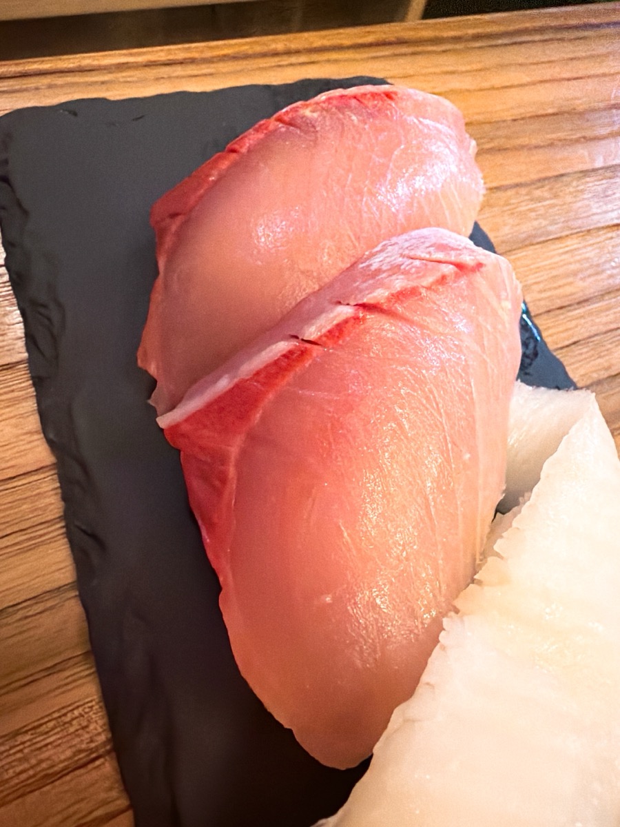 どでか寿司 どでか握り カンパチアップ