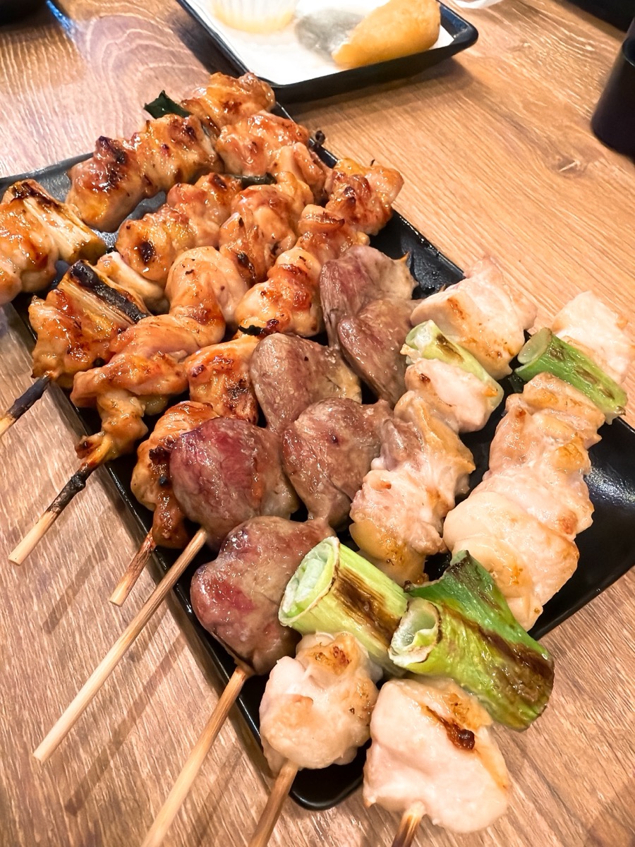 鳥貴族 天神原家 焼き鳥盛り合わせ 5本 もも肉タレ むね肉 砂肝 ねぎま