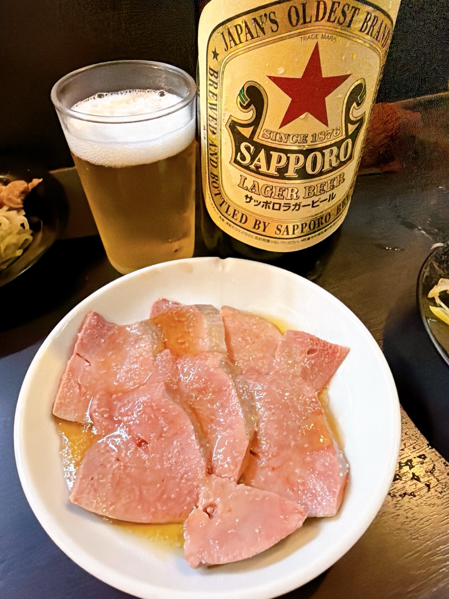 もつ焼き 独歩 天満店 サッポロラガー赤星 大瓶 タン塩 つまみ つきだし