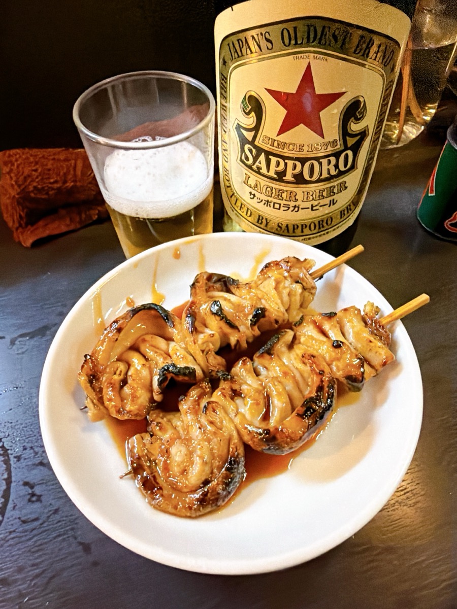 もつ焼き 独歩 天満店 しろ 豚小腸 タレ焼き 串3本 サッポロラガー 赤星
